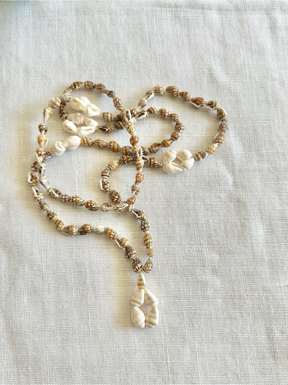 Vintage handcrafted hawaiian seashell long strand necklace